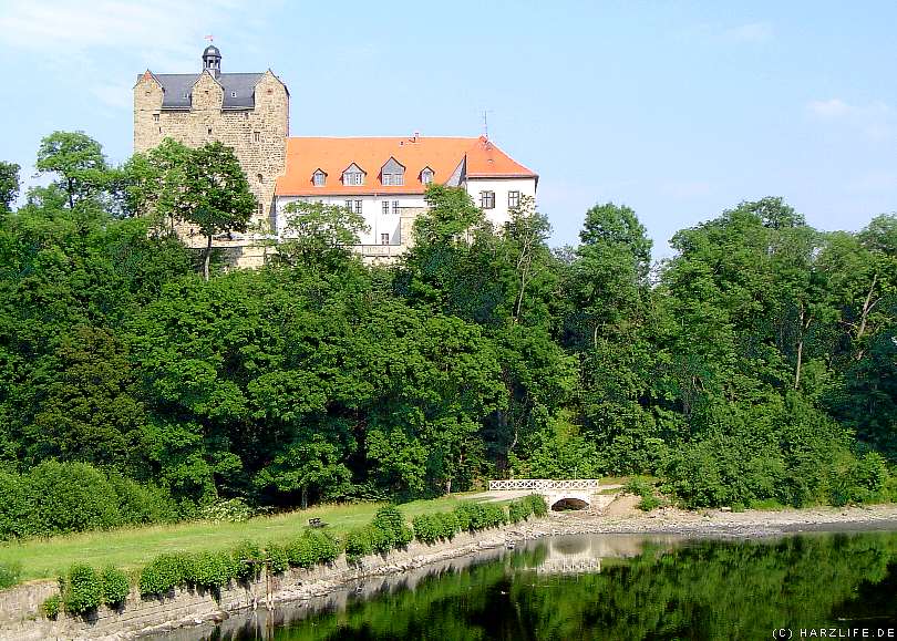 Schlosspark und Schloss in Ballenstedt